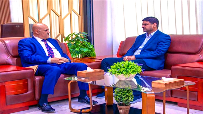 محافظ تعز وشركة النفط يشددان على محاربة مفتعلي الأزمات